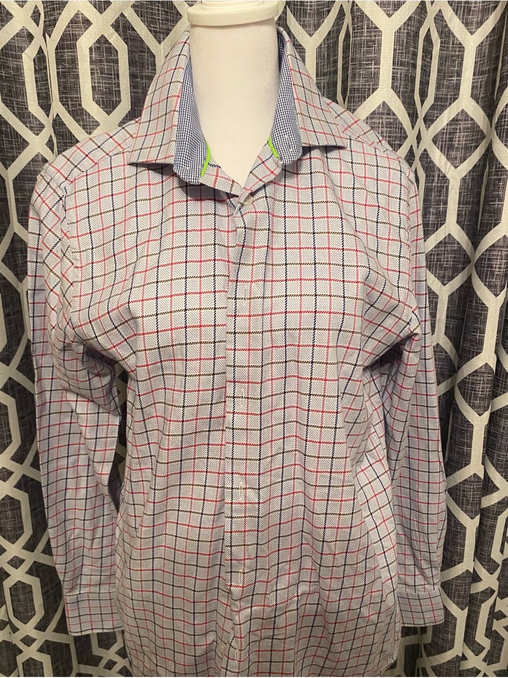Men's White Check Long-Sleeve Button-Up Shirt - Classic Plaid